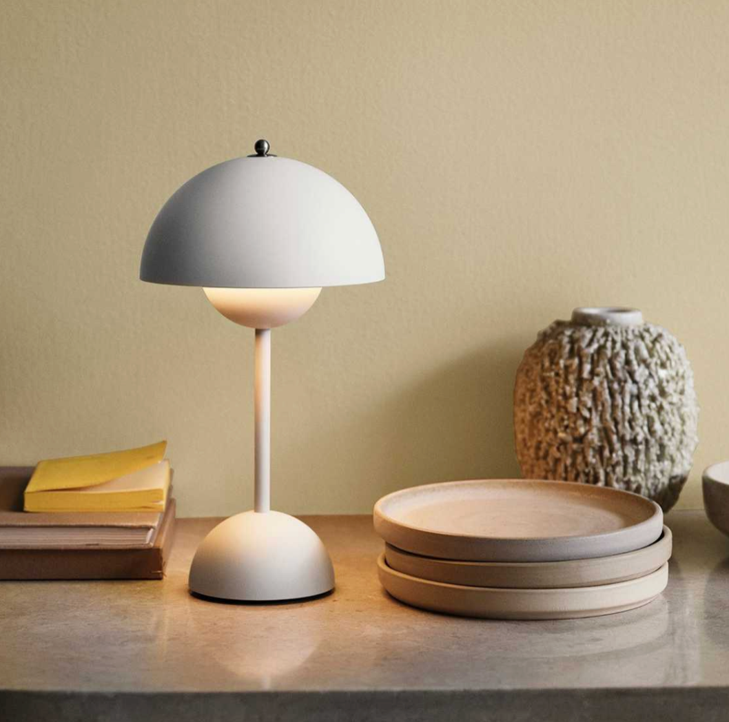 Cordless LED table lamp with unique retro umbrella design
