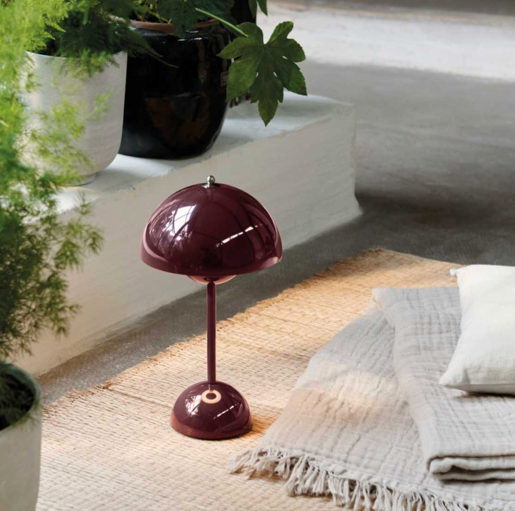 Cordless LED table lamp with unique retro umbrella design