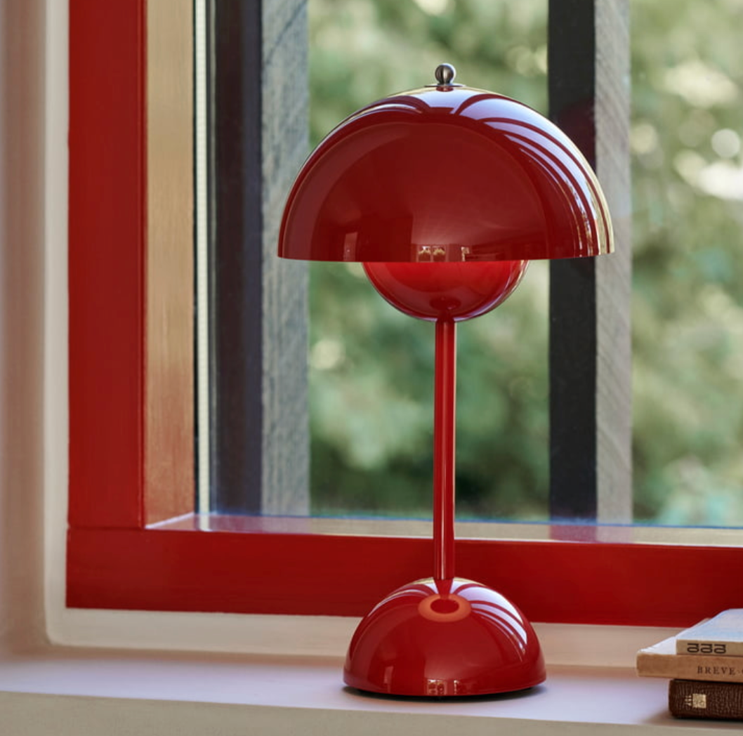 Cordless LED table lamp with unique retro umbrella design