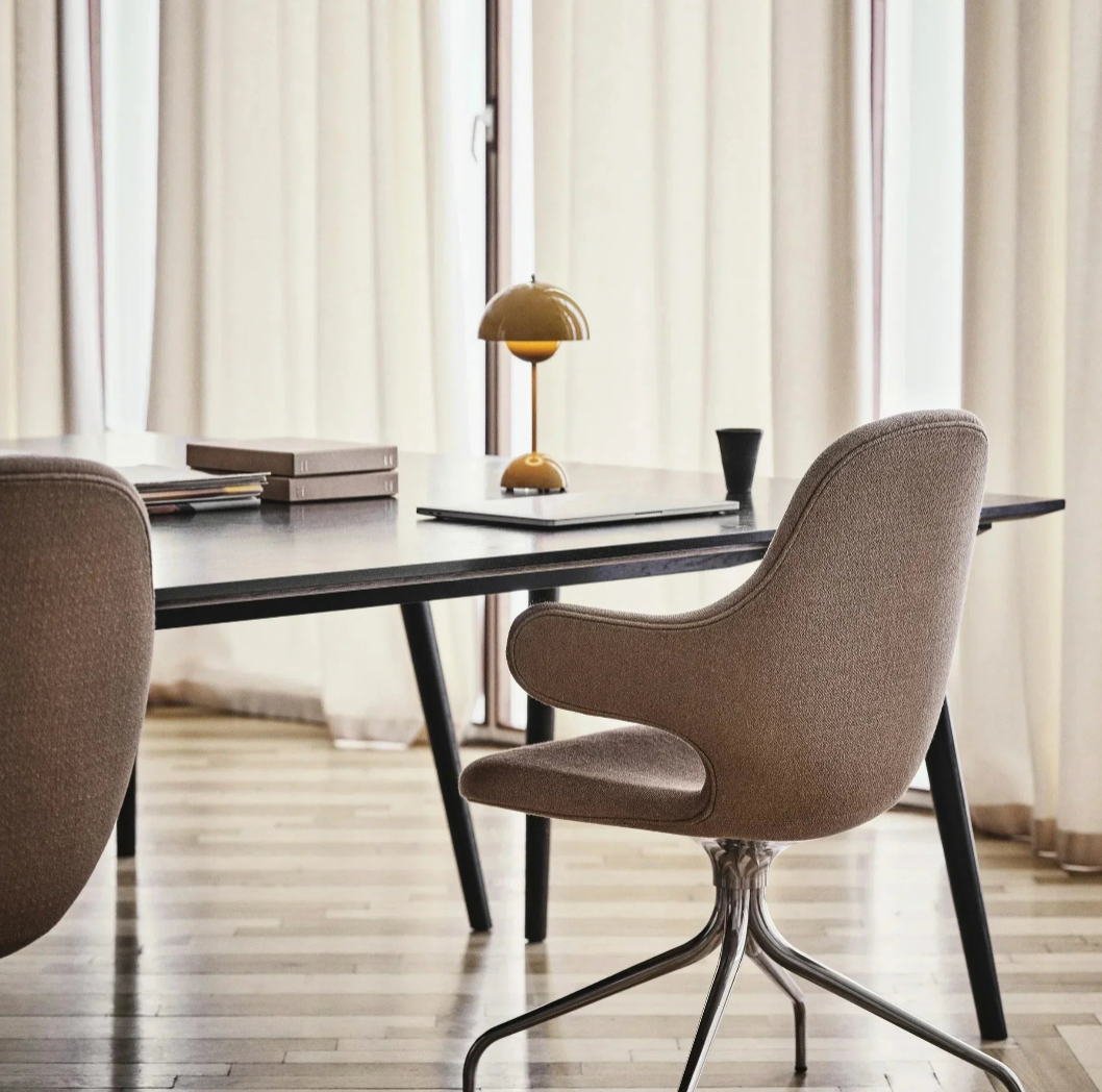 Cordless LED table lamp with unique retro umbrella design