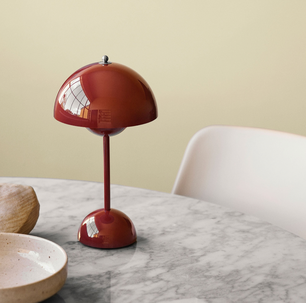 Cordless LED table lamp with unique retro umbrella design